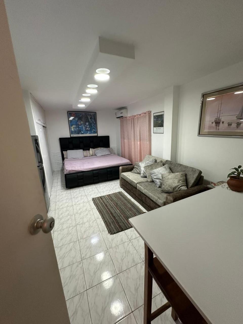 Apartamento Estudio Independiente, Full Equipo En Excelente Zona De *